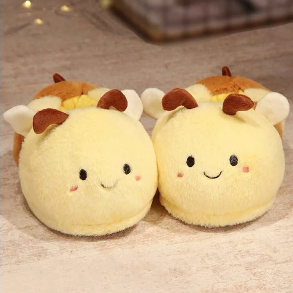 Bee Design Slippers ❤️ - Picture 4 of 4
